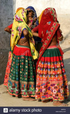 vibrantly-colourful-tattoed-women-of-the-bharwad-tribe-at-ambala-village-A63F4J